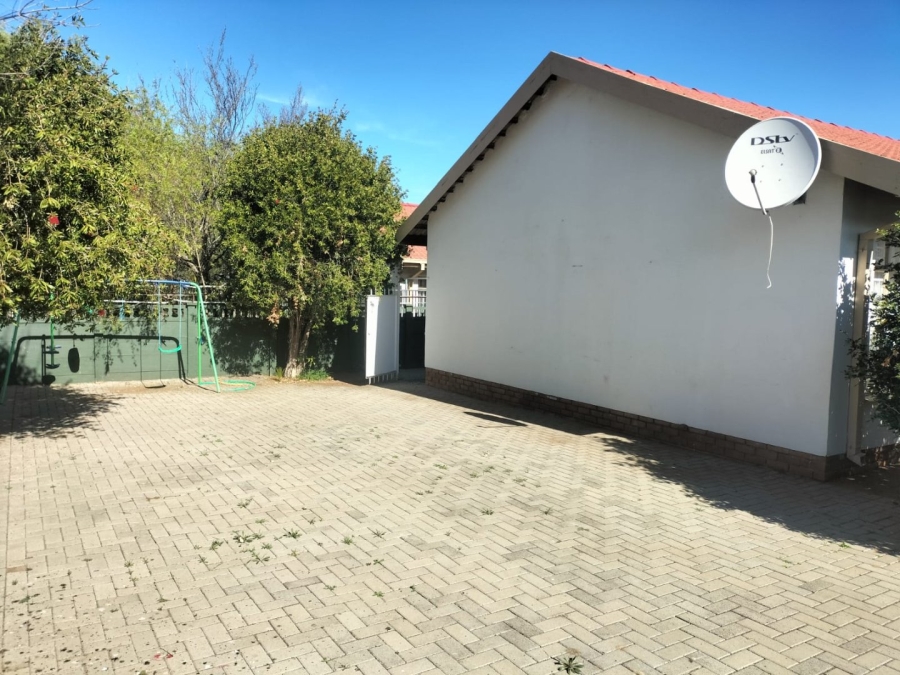 2 Bedroom Property for Sale in Uitsig Free State